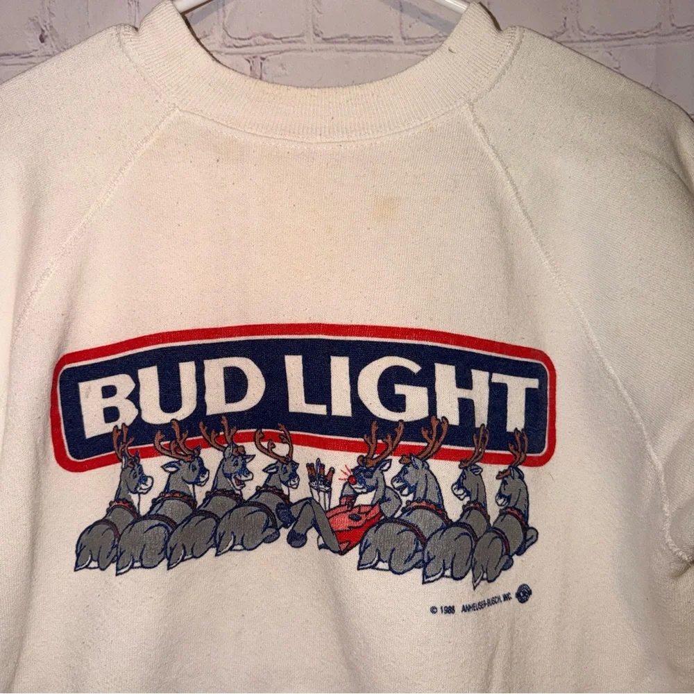 Vintage Budlight Christmas Graphic Sweatshirt Size Large
